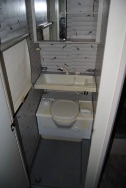                         BURSTNER Idealna na działkę! Mobilna! 4 os. z WC. Ogrzewanie! Sucha! - zdjęcie 2
                        