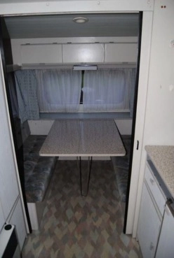                         BURSTNER Idealna na działkę! Mobilna! 4 os. z WC. Ogrzewanie! Sucha! - zdjęcie 5
                        