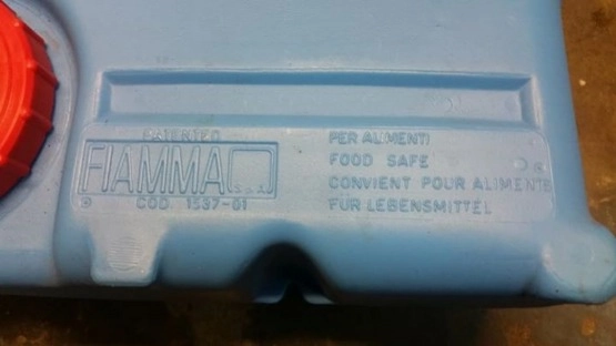                         Zbiornik na wodę Fiamma 70L - zdjęcie 3
                        