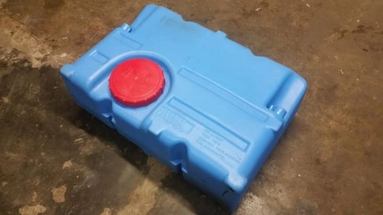                         Zbiornik na wodę Fiamma 70L - zdjęcie 6
                        