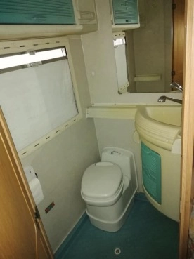                         Ford Transit Camper 1996 rok - zdjęcie 12
                        