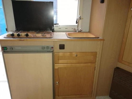                         Ford Transit Camper 1996 rok - zdjęcie 15
                        