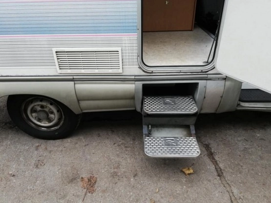                         Ford Transit Camper 1996 rok - zdjęcie 3
                        