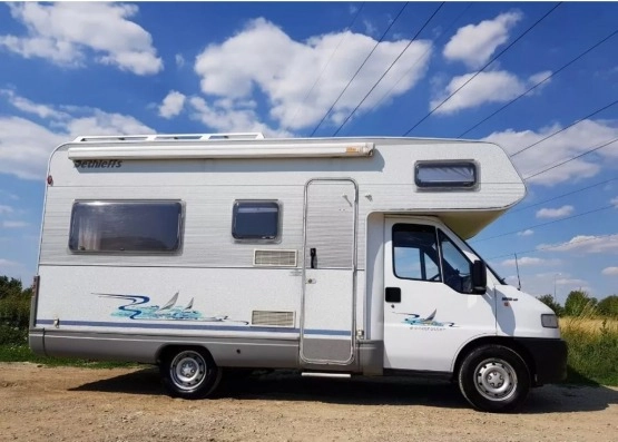                         Kamper Dethleffs A5820, 1998 rok - zdjęcie 11
                        