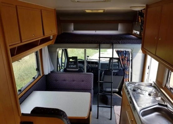                         Kamper Dethleffs A5820, 1998 rok - zdjęcie 4
                        