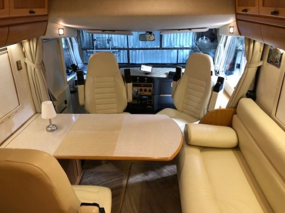                         KAMPER HYMER B 584 IDEALNY 23% VAT - zdjęcie 4
                        