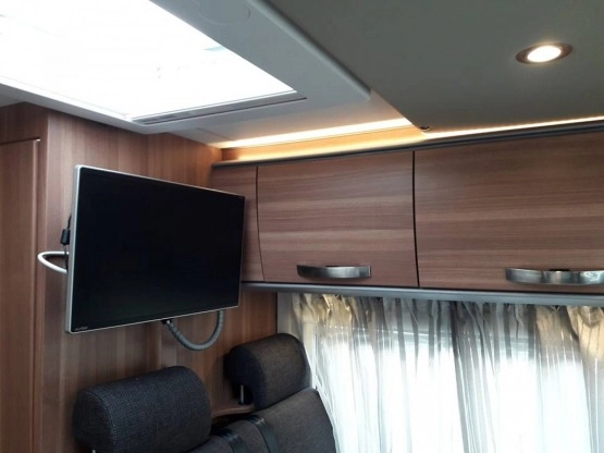                         Weinsberg "Cara Pepper" 2018 rok, przebieg 28 tyś. km - 159 00 brutto - zdjęcie 18
                        