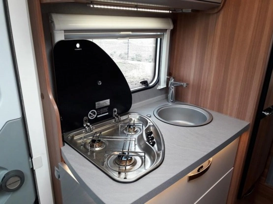                         Weinsberg "Cara Pepper" 2018 rok, przebieg 28 tyś. km - 159 00 brutto - zdjęcie 24
                        