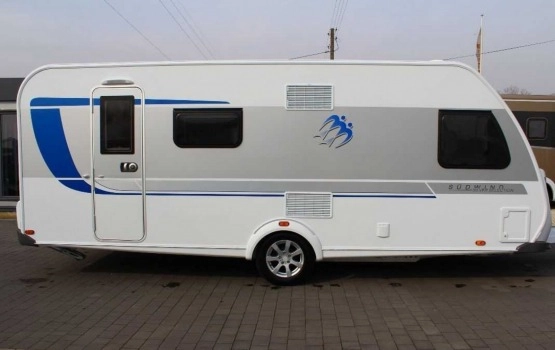                         Przyczepa kempingowa KNAUS 580 FSK SUDWIND Silver Selection - zdjęcie 12
                        