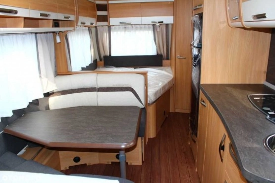                         Przyczepa kempingowa KNAUS 580 FSK SUDWIND Silver Selection - zdjęcie 15
                        