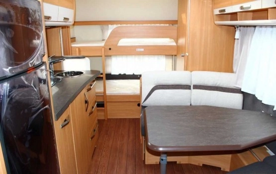                         Przyczepa kempingowa KNAUS 580 FSK SUDWIND Silver Selection - zdjęcie 17
                        