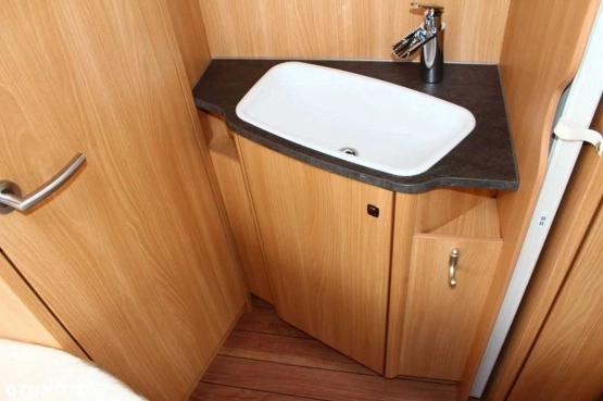                         Przyczepa kempingowa KNAUS 580 FSK SUDWIND Silver Selection - zdjęcie 5
                        