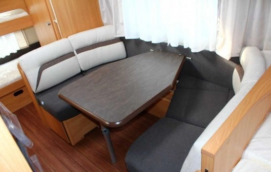                         Przyczepa kempingowa KNAUS 580 FSK SUDWIND Silver Selection - zdjęcie 7
                        