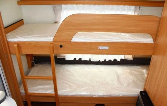                         Przyczepa kempingowa KNAUS 580 FSK SUDWIND Silver Selection - zdjęcie 8
                        