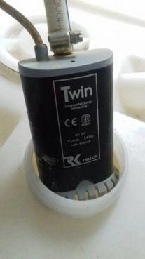                         Kemping Szrot zbiornik na wodę czystą Goebel z pompką Reich - zdjęcie 2
                        