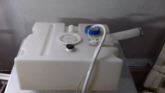                         Kemping Szrot zbiornik na wodę czystą Goebel z pompką Reich - zdjęcie 3
                        