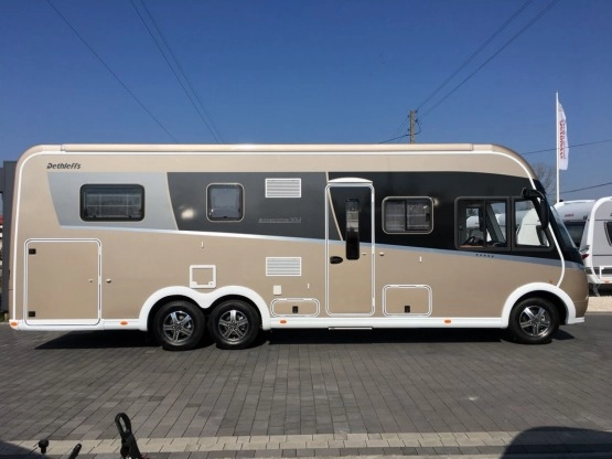                         Globetrotter XLI Premium I7850 DBM - zdjęcie 12
                        