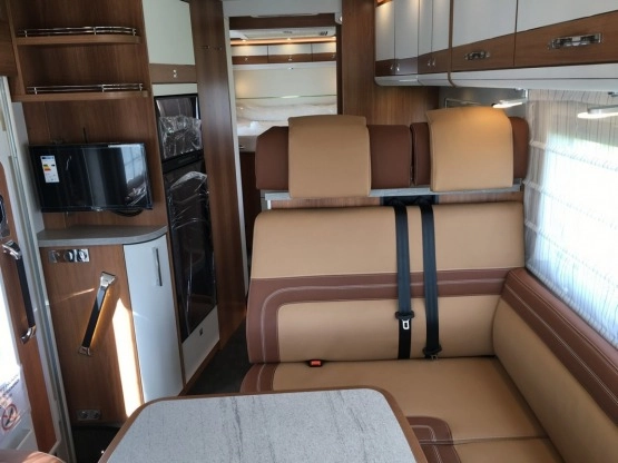                         Globetrotter XLI Premium I7850 DBM - zdjęcie 19
                        