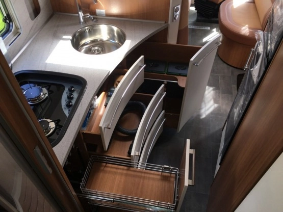                         Globetrotter XLI Premium I7850 DBM - zdjęcie 20
                        