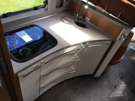                         Globetrotter XLI Premium I7850 DBM - zdjęcie 28
                        