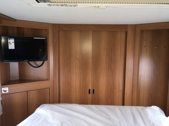                         Globetrotter XLI Premium I7850 DBM - zdjęcie 29
                        