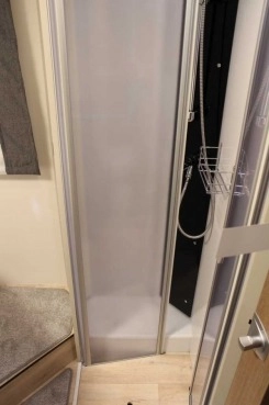                         SAMOCHÓD CAMPINGOWY DETHLEFFS TREND I 7057 DBM NAJNOWSZY MODEL NA ROK 2019 - zdjęcie 20
                        