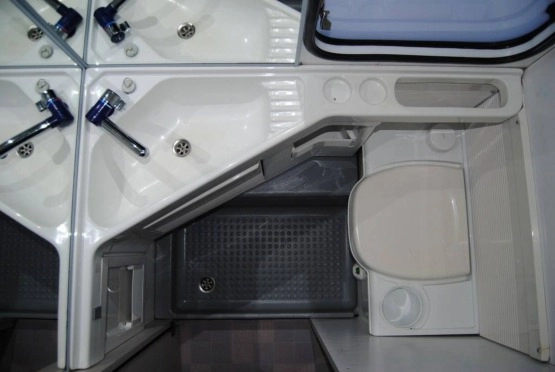                         BURSTNER Idealna na działkę, 4-osobowa z WC, ogrzewanie, jasne wnętrze, NAMIOT - zdjęcie 3
                        