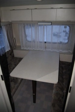                         BURSTNER Idealna na działkę, 4-osobowa z WC, ogrzewanie, jasne wnętrze, NAMIOT - zdjęcie 6
                        