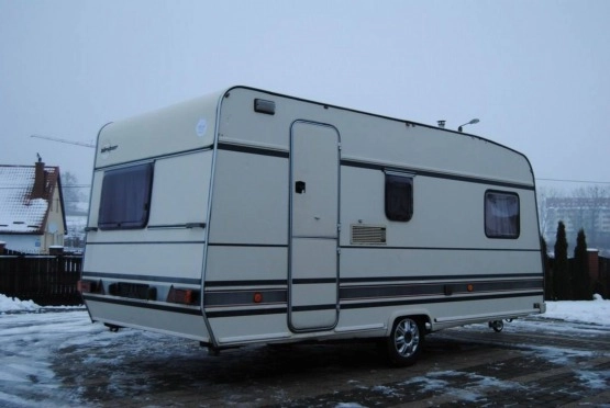                         BURSTNER Idealna na działkę, 4-osobowa z WC, ogrzewanie, jasne wnętrze, NAMIOT - zdjęcie 8
                        