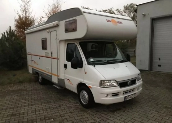                         Sunlight A6679, rok 2005 - zdjęcie 1
                        