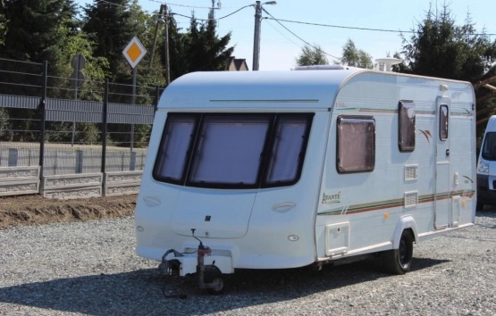                         Przyczepa kempingowa Elddis 4/5-osobowa - zdjęcie 2
                        