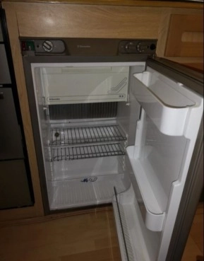                         Przyczepa kempingowa Elddis 4/5-osobowa - zdjęcie 5
                        