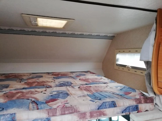                         Kamper Ford Transit z 1998 roku, uszkodzony - zdjęcie 2
                        