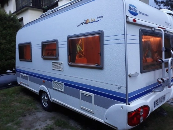                         Przyczepa z 2004 r. Hobby 460 De Luxe - zdjęcie 11
                        