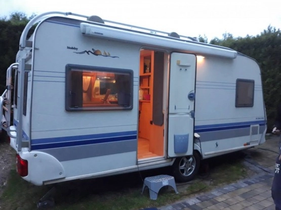                         Przyczepa z 2004 r. Hobby 460 De Luxe - zdjęcie 12
                        