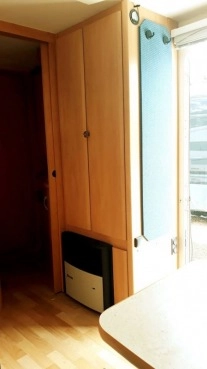                         Przyczepa z 2004 r. Hobby 460 De Luxe - zdjęcie 2
                        