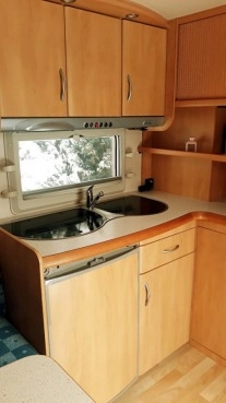                         Przyczepa z 2004 r. Hobby 460 De Luxe - zdjęcie 3
                        