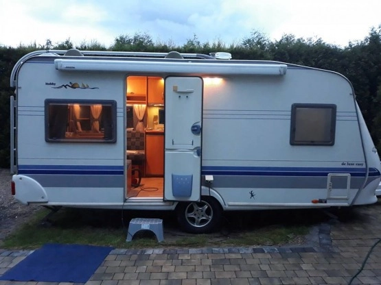                         Przyczepa z 2004 r. Hobby 460 De Luxe - zdjęcie 8
                        