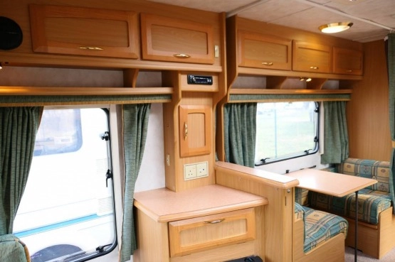                         Przyczepa Elddis Typhoon EX2000 - zdjęcie 3
                        