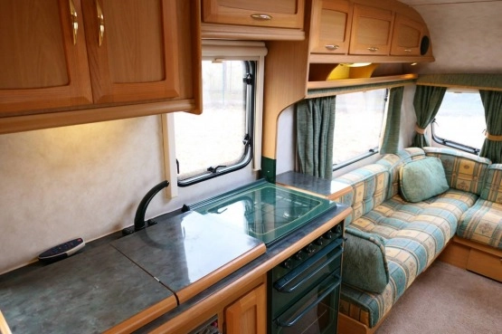                         Przyczepa Elddis Typhoon EX2000 - zdjęcie 7
                        