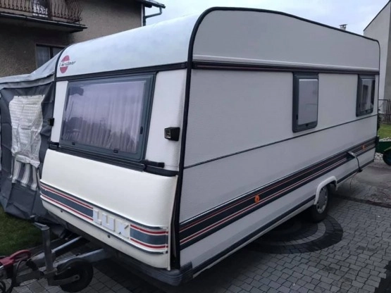                         Przyczepa campingowa Burstner LUX 455 TN, przedsionek, łazienka, woda, truma, podłoga do przedsionka - zdjęcie 1
                        
