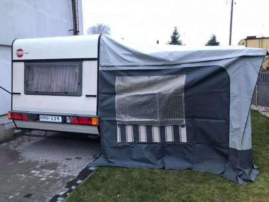                         Przyczepa campingowa Burstner LUX 455 TN, przedsionek, łazienka, woda, truma, podłoga do przedsionka - zdjęcie 25
                        