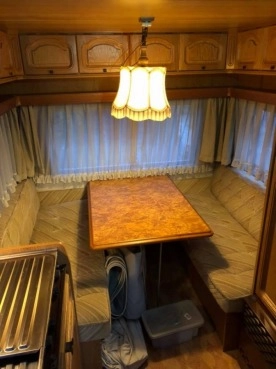                         Przyczepa campingowa Burstner LUX 455 TN, przedsionek, łazienka, woda, truma, podłoga do przedsionka - zdjęcie 5
                        