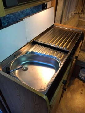                         Przyczepa campingowa Burstner LUX 455 TN, przedsionek, łazienka, woda, truma, podłoga do przedsionka - zdjęcie 8
                        