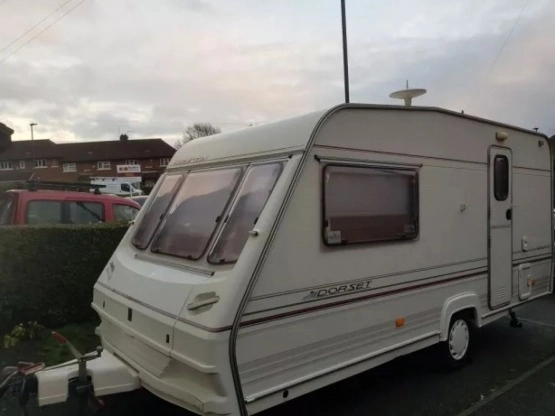                         Przyczepa kempingowa 2-3 osobowa Abbey Dorset - zdjęcie 1
                        