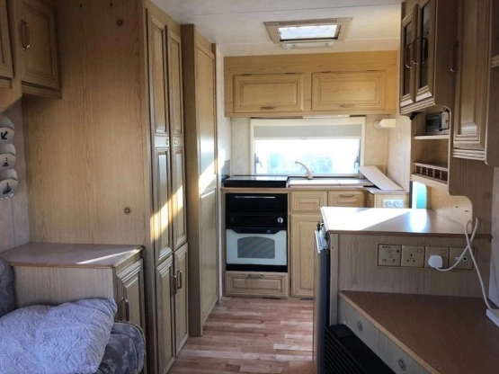                         Przyczepa kempingowa COMPASS CALIBRA - zdjęcie 4
                        