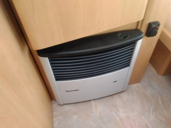                         Hobby 400 De Luxe, 1998 rok - zdjęcie 21
                        