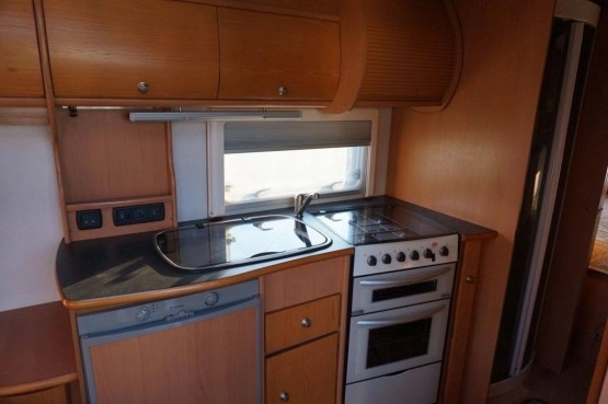                         Przyczepa kempingowa AVONDALE EAGLE + WENTYLATOR - zdjęcie 3
                        