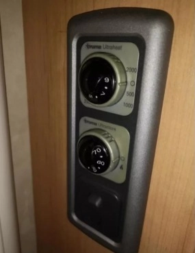                         Przyczepa kempingowa ACE, rok produkcji 2005 - zdjęcie 2
                        