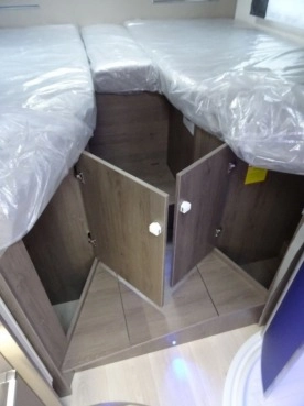                         KAMPER CHAUSSON 767GA TITANIUM TRANSIT 170 KM AUTOMAT NOWY! MODEL 2019 - zdjęcie 18
                        